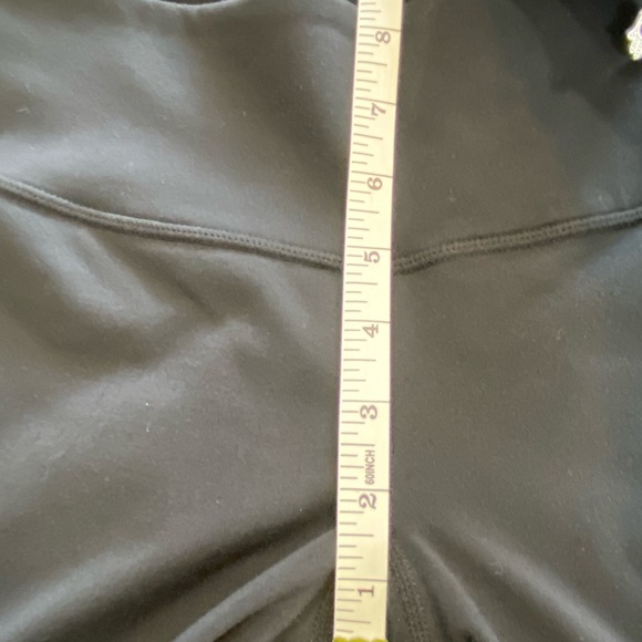 Lululemon Black Cropped Leggings Size 6 - Picture 6 of 8